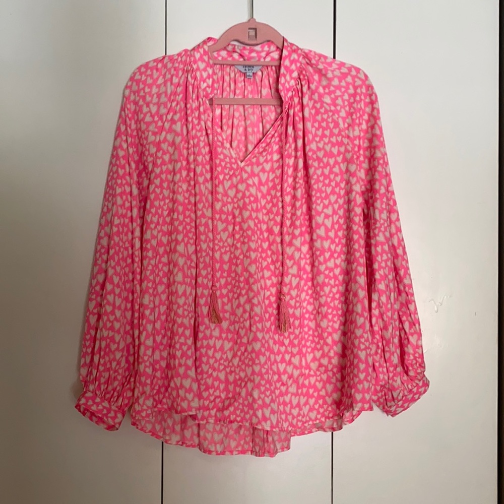 Pink Hearts 💗💗 Blouse Crown & Ivy 🌸🌷
